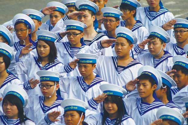 ໄຂ “ຄ້າຍພັກແລ້ງທະເລໝູ່ເກາະແຫ່ງ ບ້ານເກີດເມືອງນອນ - ພວກຂ້າພະເຈົ້າ ແມ່ນນັກຮົບກອງທັບເຮືອ”